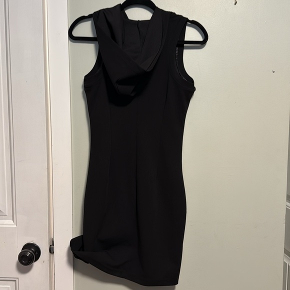 Guess Black Zip-Front hooded Mini Dress - sleeveless - small - Picture 6 of 7